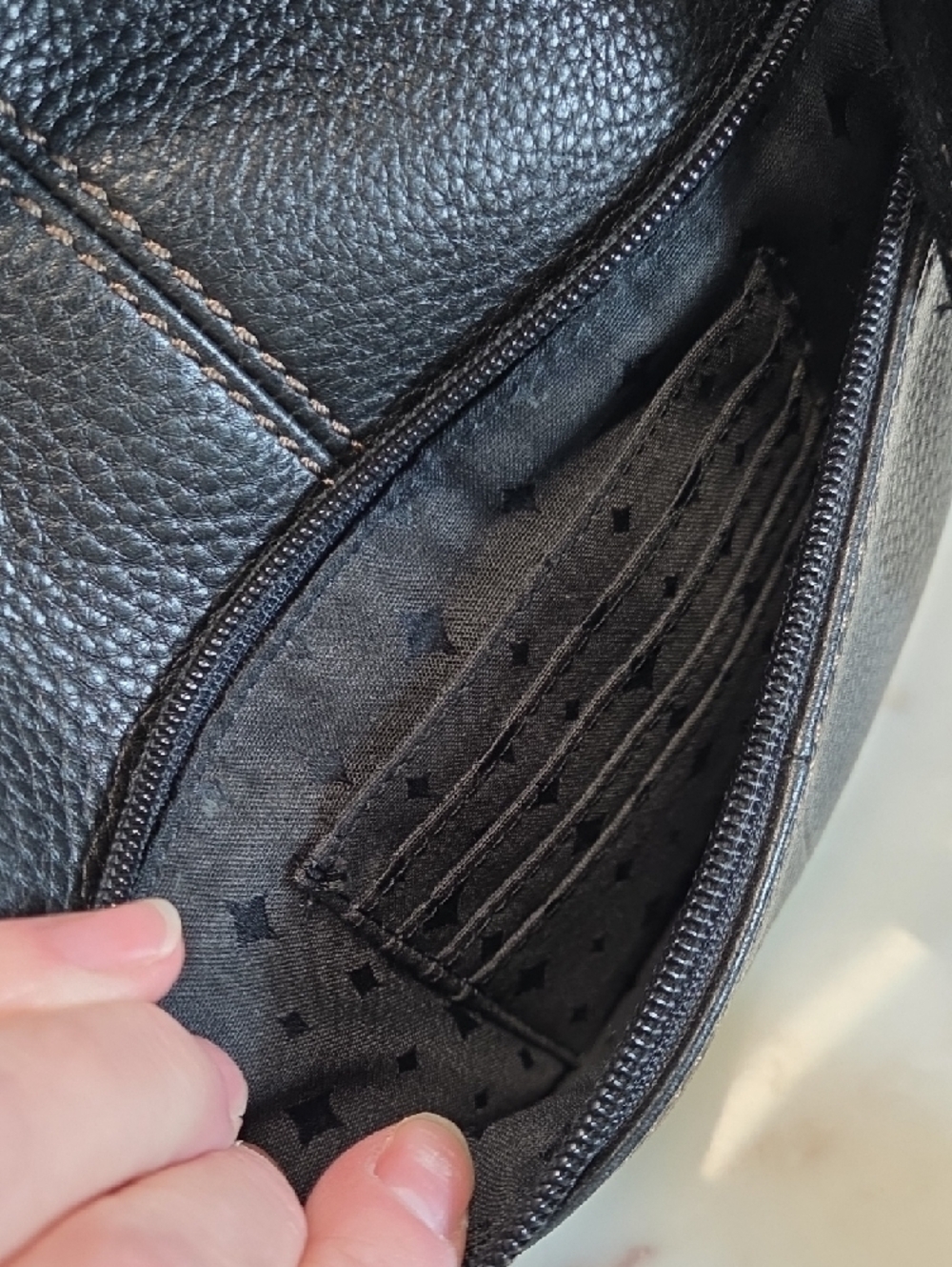 Fossil Black and Brown Leather Crossbody Bag - Picture 7 of 11